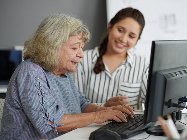 26_MCC_Tech_Savvy_Seniors_Computer_Basics_600x450