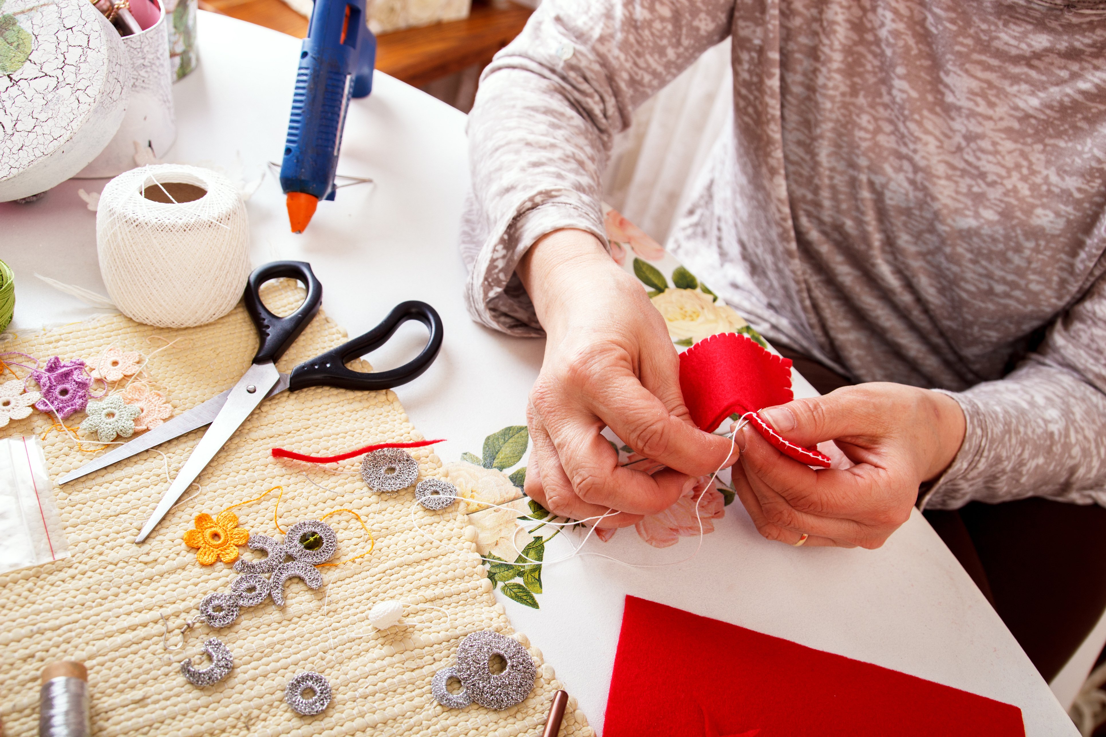 Embroidery_with_Seniors_iStock-496655894