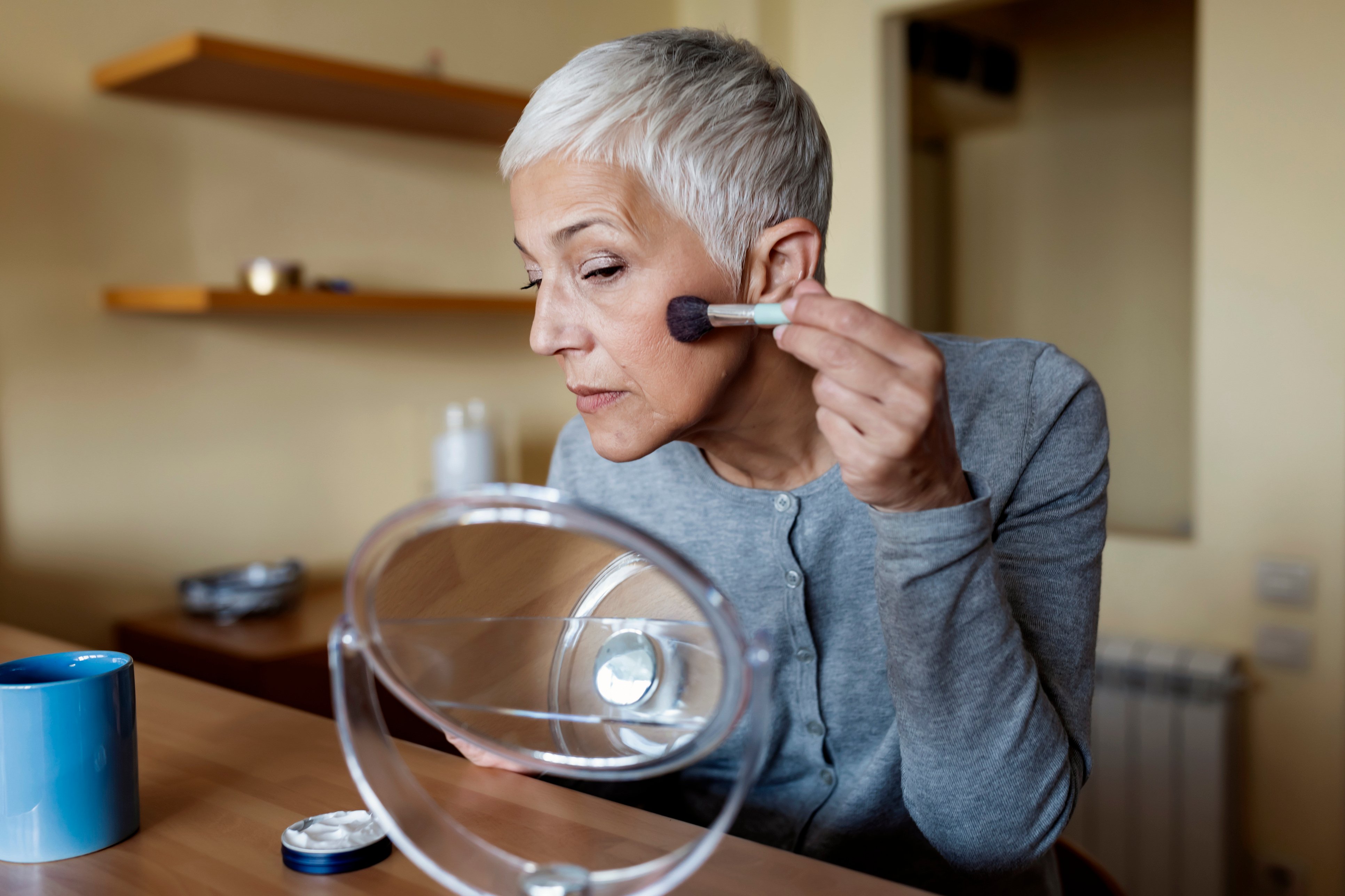 Makeup_For_Seniors_iStock-1194374619
